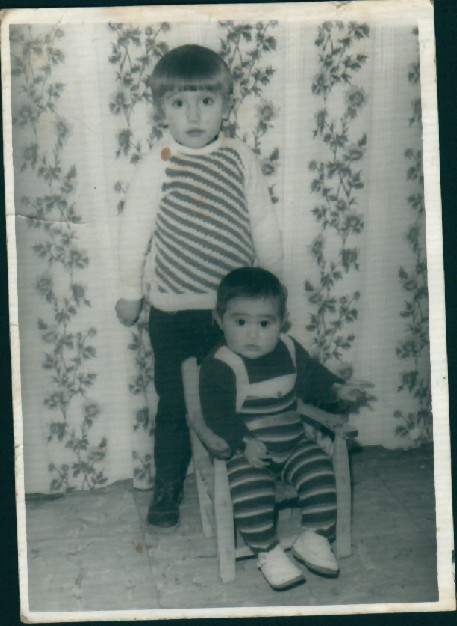 De pequeño con mi hermana